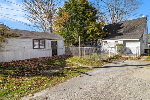 Photo 17 at 30 Churchill Crescent, SMITHS FALLS, Smiths Falls