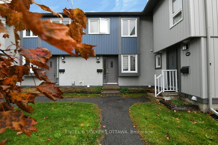 Photo 2 at 32D Benlea Drive, Nepean (Tanglewood), Ottawa