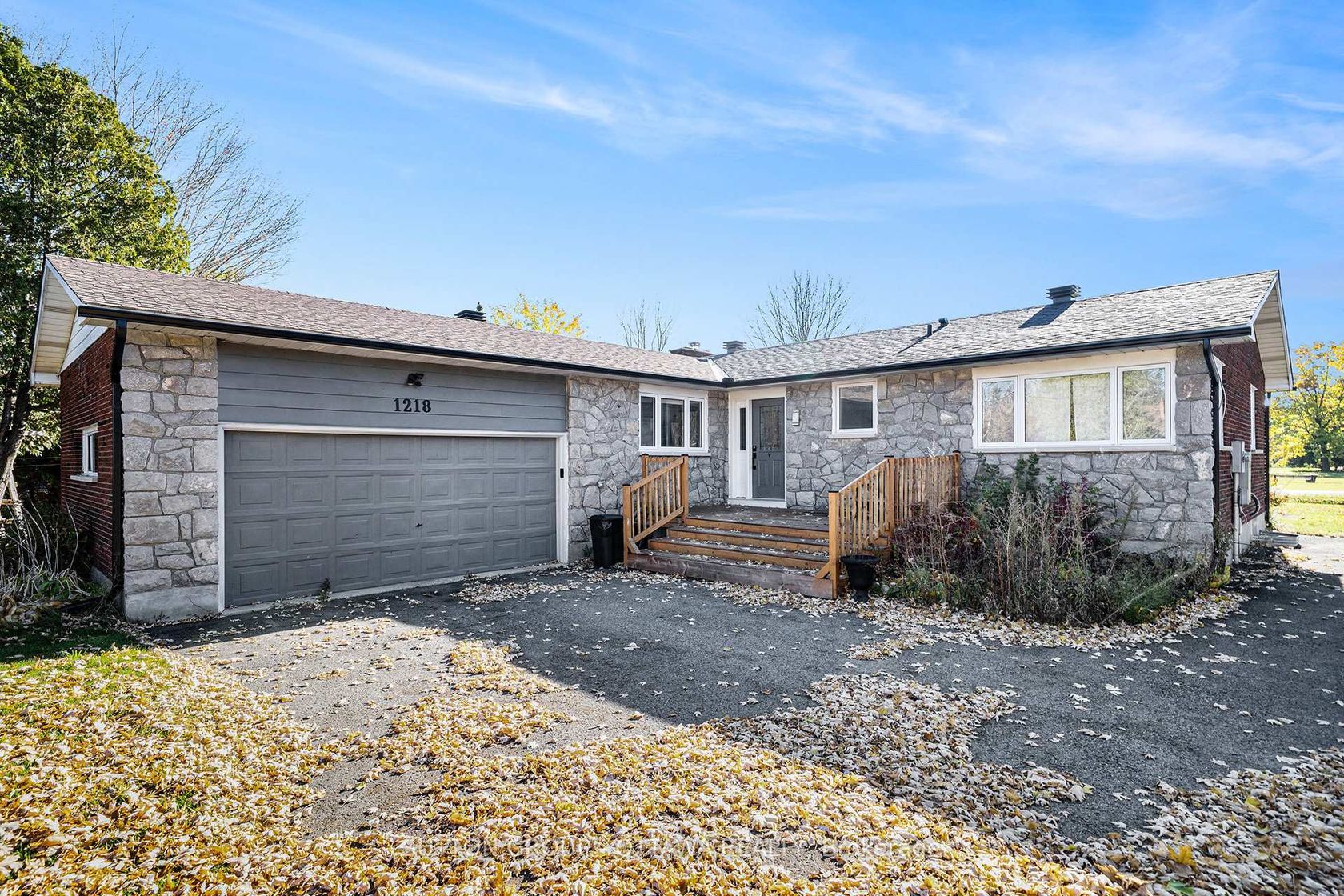 1218 Upton Road, Manotick South to Roger Stevens, Manotick 2