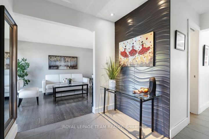 Photo 2 at 28 Holitman Drive, Nepean (Knollsbrook), Ottawa