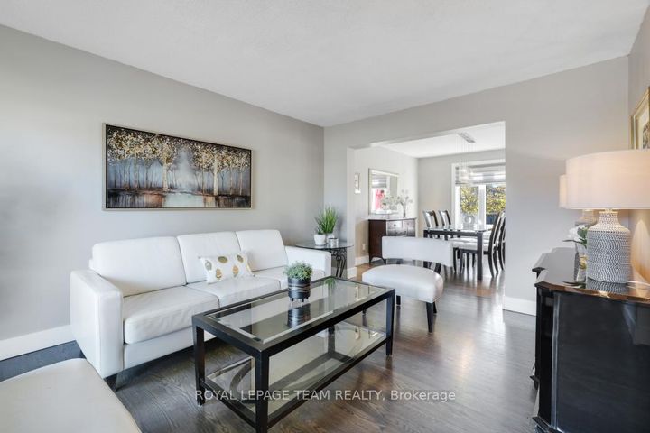 Photo 3 at 28 Holitman Drive, Nepean (Knollsbrook), Ottawa