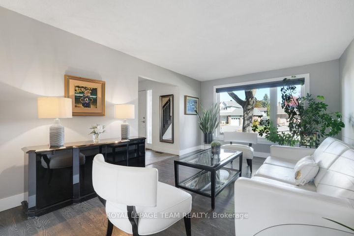 Photo 4 at 28 Holitman Drive, Nepean (Knollsbrook), Ottawa