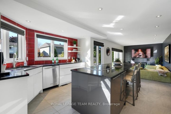 Photo 9 at 28 Holitman Drive, Nepean (Knollsbrook), Ottawa