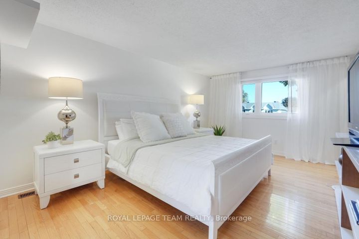 Photo 20 at 28 Holitman Drive, Nepean (Knollsbrook), Ottawa