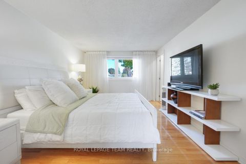 Photo 21 at 28 Holitman Drive, Nepean (Knollsbrook), Ottawa