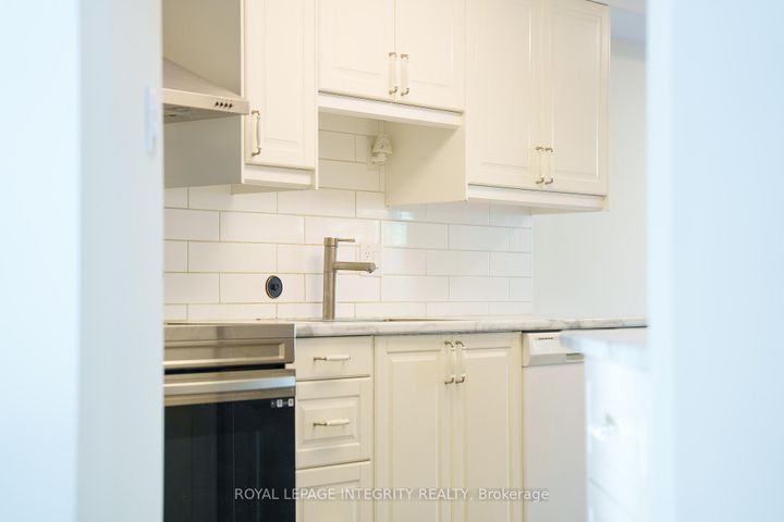 Photo 10 at 29 Hemmingwood Way, Nepean (Centrepointe), Ottawa