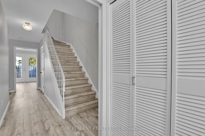 Photo 4 at 1511 Fisher Avenue, Nepean (Carleton Square), Ottawa