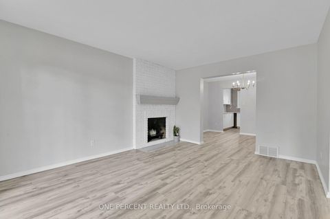 Photo 7 at 1511 Fisher Avenue, Nepean (Carleton Square), Ottawa