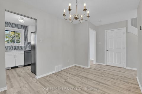 Photo 10 at 1511 Fisher Avenue, Nepean (Carleton Square), Ottawa