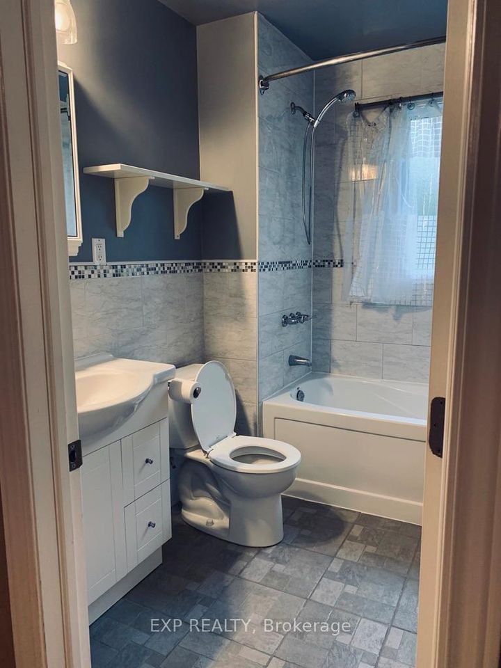 Photo 10 at 1554 Baseline Road, Nepean (Meadowlands/St. Claire Gardens), Ottawa