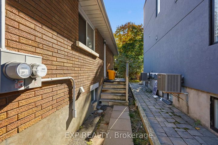 Photo 13 at 1554 Baseline Road, Nepean (Meadowlands/St. Claire Gardens), Ottawa