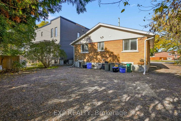 Photo 21 at 1554 Baseline Road, Nepean (Meadowlands/St. Claire Gardens), Ottawa