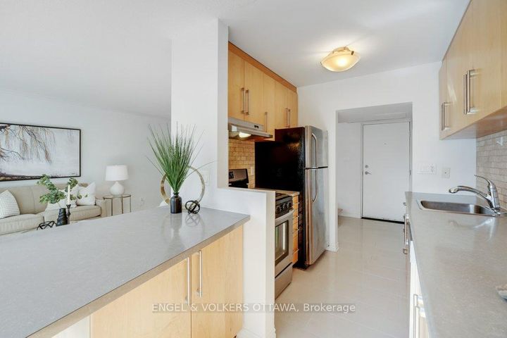 Photo 15 at 216 - 12 Corkstown Road, Nepean (Lakeview Park), Ottawa