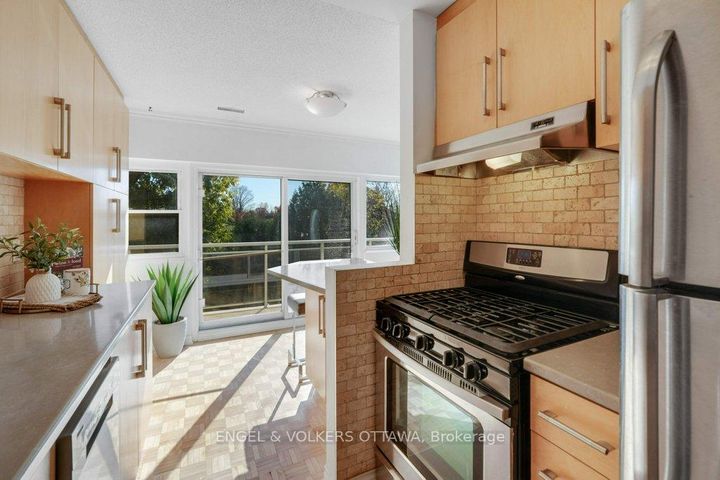 Photo 16 at 216 - 12 Corkstown Road, Nepean (Lakeview Park), Ottawa