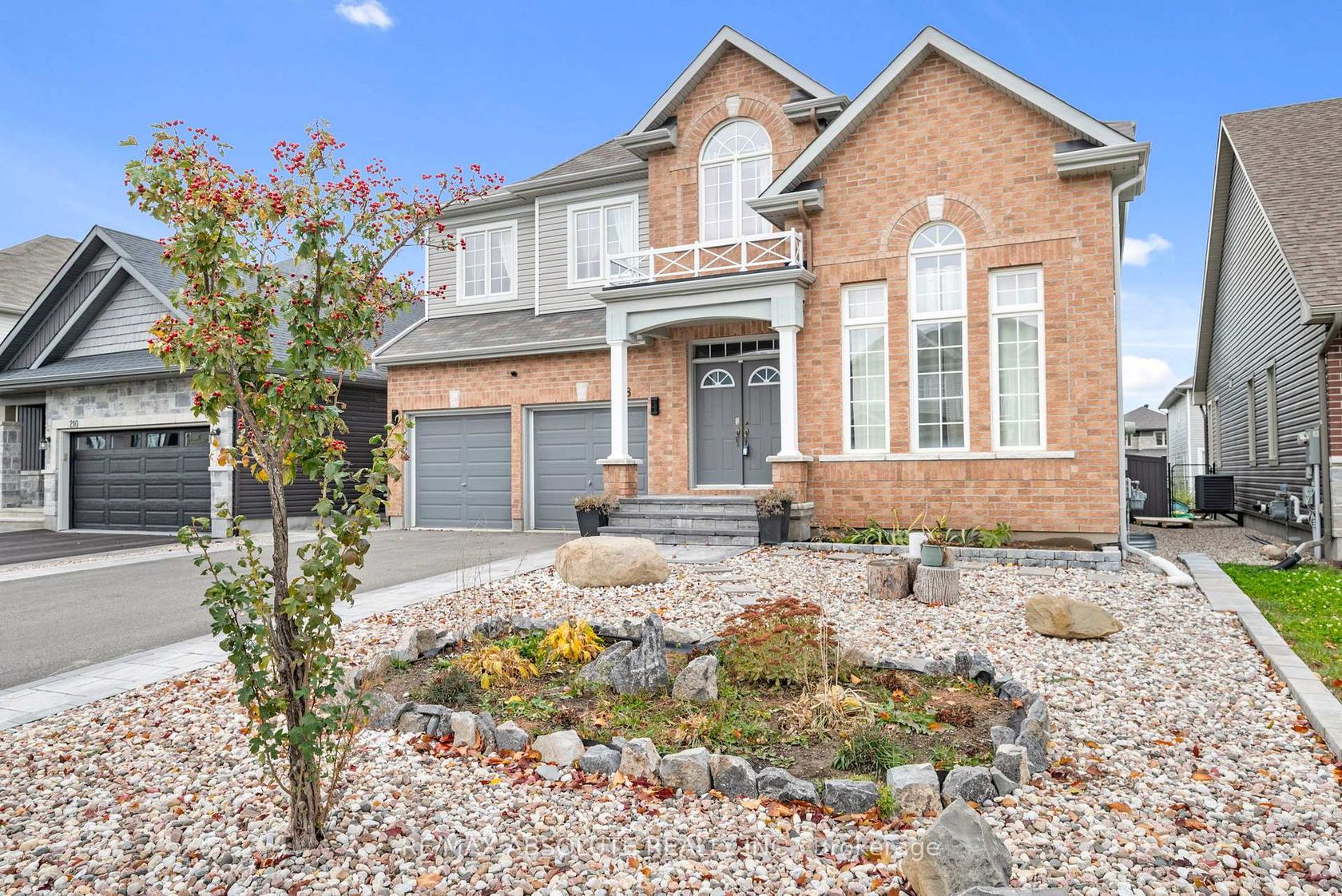 208 Rover Street, Emerald Meadows/Trailwest, Kanata 2