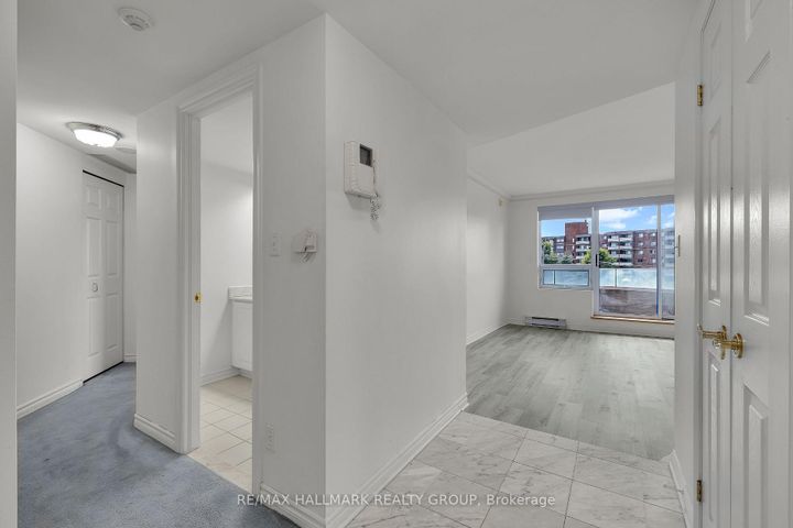 Photo 2 at 503 - 3105 Carling Avenue, Nepean (Bayshore), Ottawa