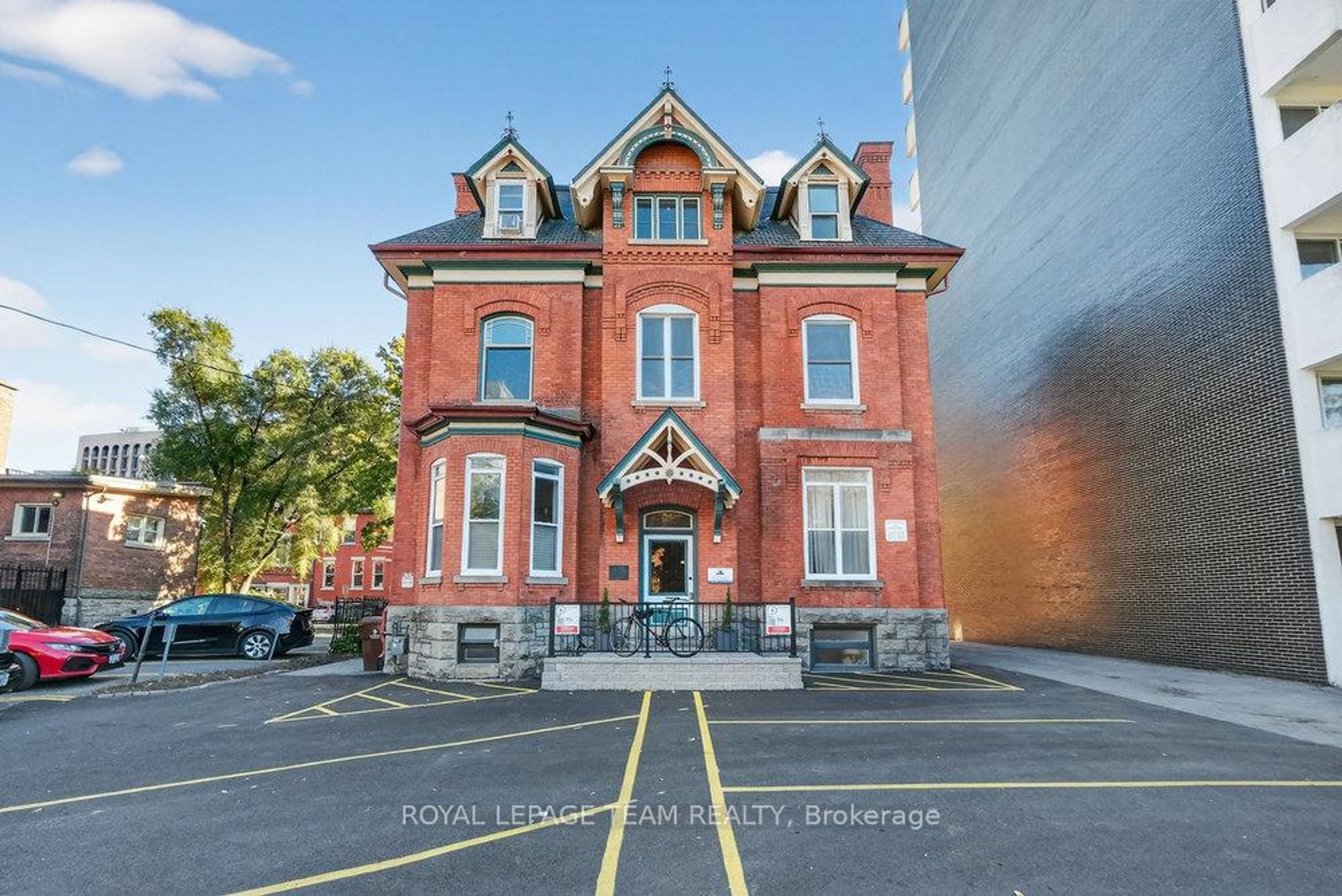 260 Somerset Street W, Ottawa Centre 2