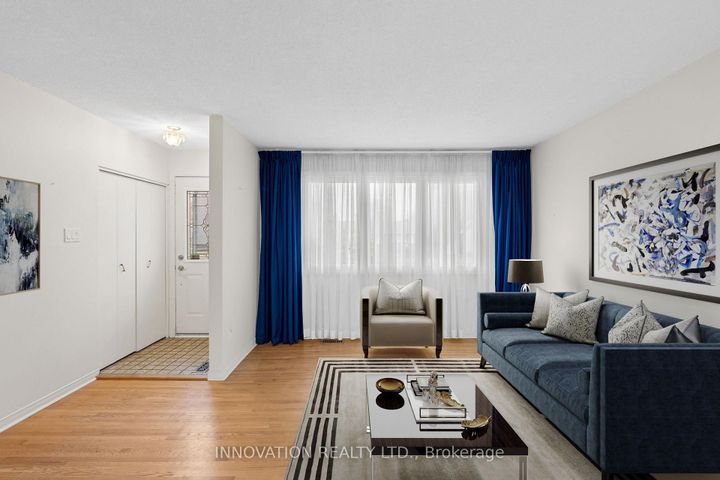 Photo 6 at 30 Oakview Avenue, Nepean (Meadowlands/Crestview), Ottawa