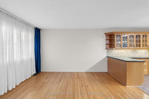 Photo 10 at 30 Oakview Avenue, Nepean (Meadowlands/Crestview), Ottawa