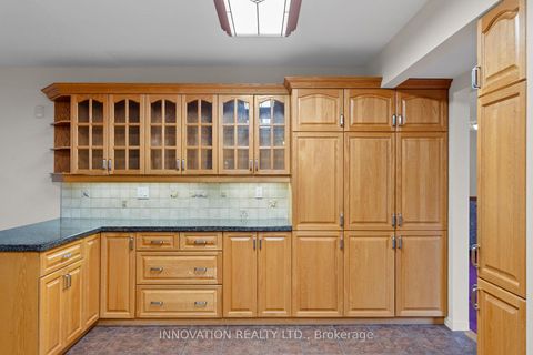 Photo 14 at 30 Oakview Avenue, Nepean (Meadowlands/Crestview), Ottawa