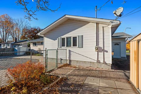 Photo 41 at 30 Oakview Avenue, Nepean (Meadowlands/Crestview), Ottawa