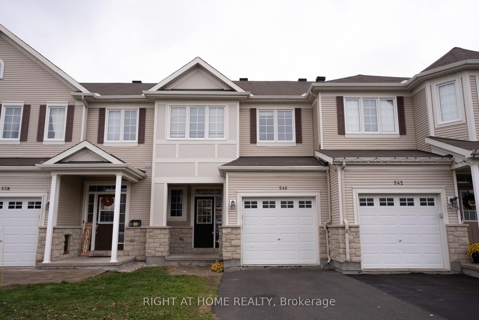 540 Barrick Hill Road, Emerald Meadows/Trailwest, Kanata 2