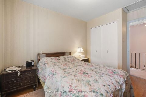 Photo 14 at 625 Trelawny Private, Nepean (Carleton Square), Ottawa