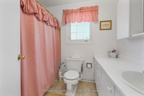 Photo 17 at 625 Trelawny Private, Nepean (Carleton Square), Ottawa