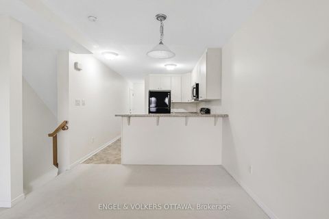 Photo 8 at 270 Espin Heights, Nepean (Stonebridge), Ottawa