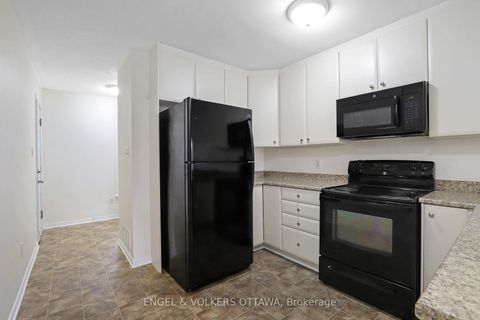 Photo 10 at 270 Espin Heights, Nepean (Stonebridge), Ottawa