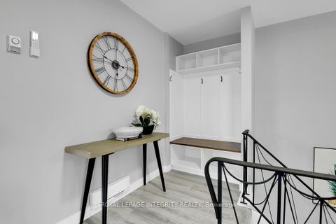 Photo 3 at 3 Ashwick Court, Nepean (Craig Henry/Woodvale), Ottawa