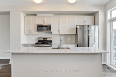 Photo 8 at 818 Everbloom Lane, Nepean (Heritage Park), Ottawa