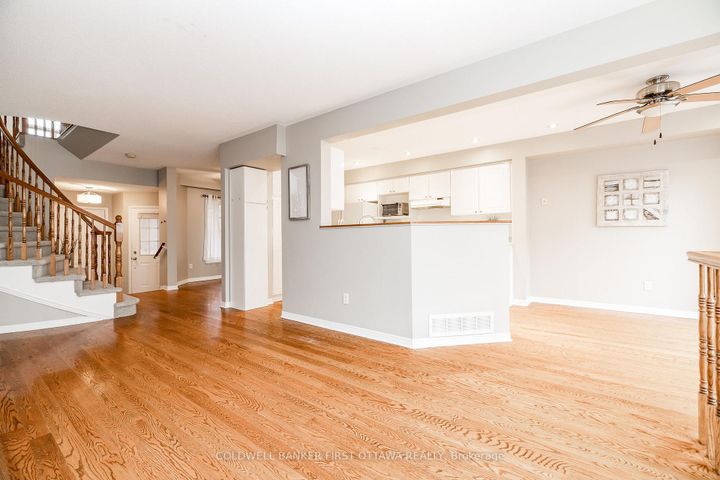 Photo 11 at 92 DEERFOX Drive, Nepean (Longfields), Ottawa