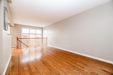 Photo 7 at 92 DEERFOX Drive, Nepean (Longfields), Ottawa