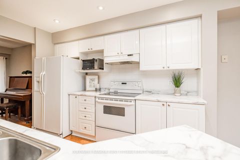 Photo 16 at 92 DEERFOX Drive, Nepean (Longfields), Ottawa