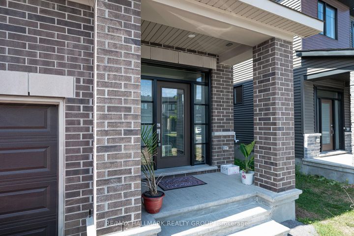 Photo 5 at 646 HAMSA Street, Nepean (Heritage Park), Ottawa