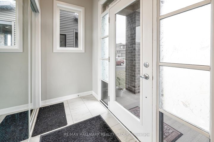 Photo 7 at 646 HAMSA Street, Nepean (Heritage Park), Ottawa