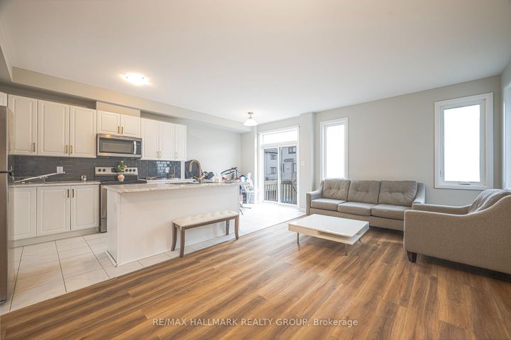 Photo 11 at 646 HAMSA Street, Nepean (Heritage Park), Ottawa