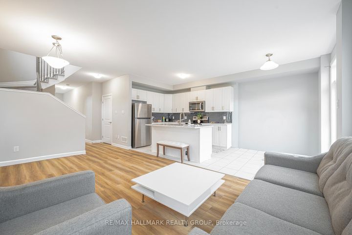 Photo 15 at 646 HAMSA Street, Nepean (Heritage Park), Ottawa