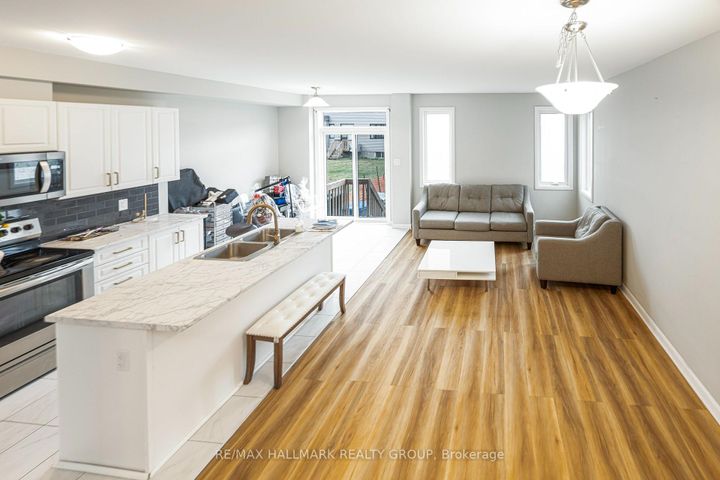 Photo 16 at 646 HAMSA Street, Nepean (Heritage Park), Ottawa