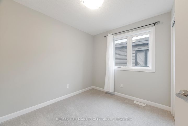 Photo 23 at 646 HAMSA Street, Nepean (Heritage Park), Ottawa