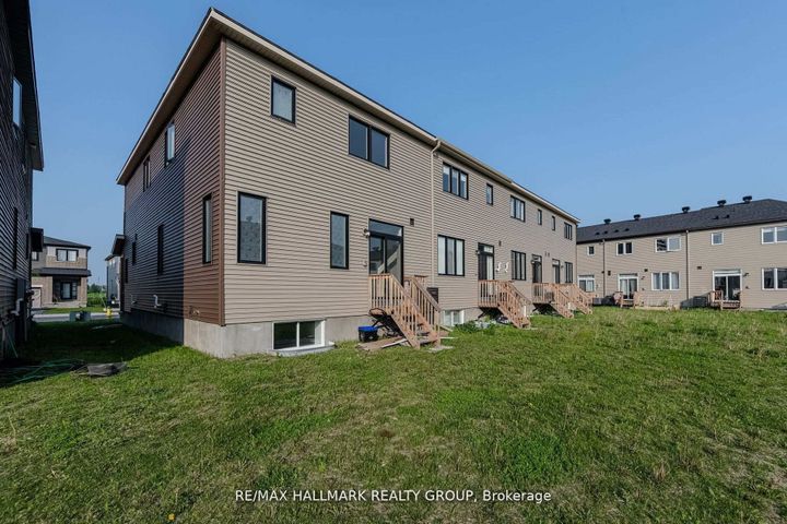 Photo 33 at 646 HAMSA Street, Nepean (Heritage Park), Ottawa