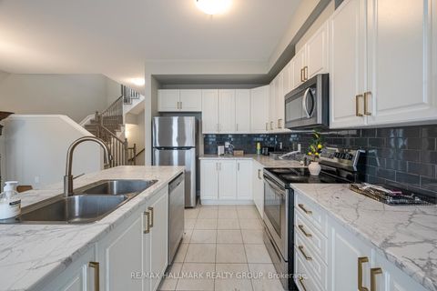 Photo 13 at 646 HAMSA Street, Nepean (Heritage Park), Ottawa