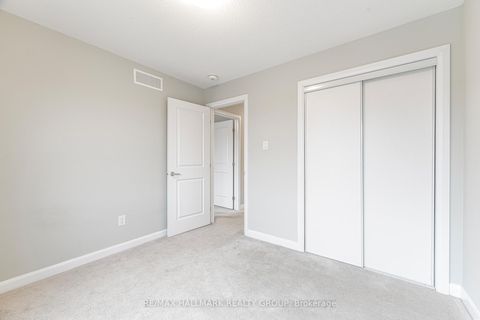 Photo 20 at 646 HAMSA Street, Nepean (Heritage Park), Ottawa