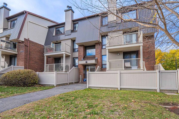 Photo 1 at 7 - 6 Sweetbriar Circle, Nepean (Pheasant Run), Ottawa