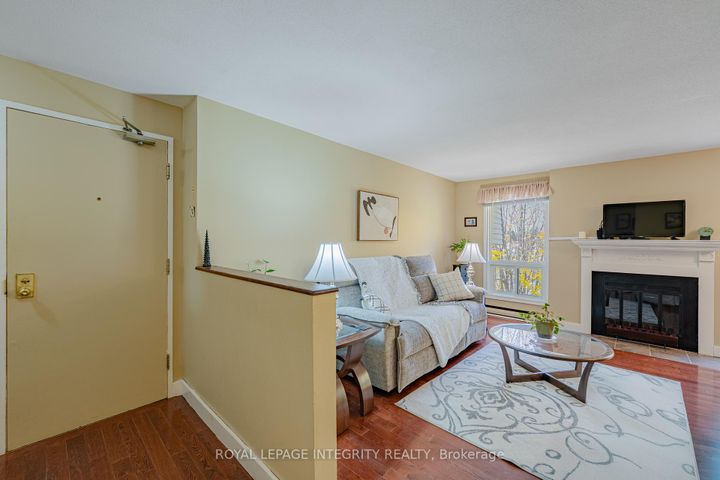 Photo 6 at 7 - 6 Sweetbriar Circle, Nepean (Pheasant Run), Ottawa