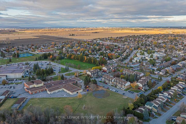 Photo 27 at 7 - 6 Sweetbriar Circle, Nepean (Pheasant Run), Ottawa