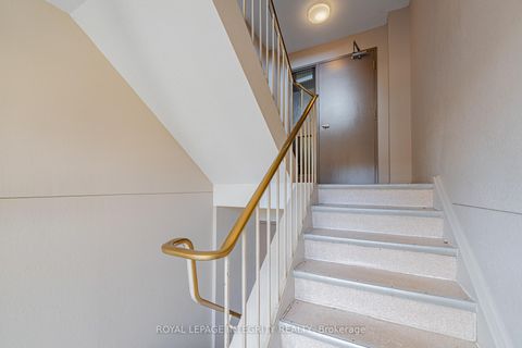 Photo 2 at 7 - 6 Sweetbriar Circle, Nepean (Pheasant Run), Ottawa