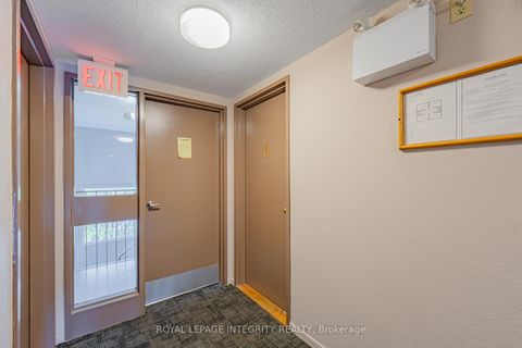 Photo 4 at 7 - 6 Sweetbriar Circle, Nepean (Pheasant Run), Ottawa