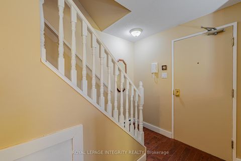 Photo 5 at 7 - 6 Sweetbriar Circle, Nepean (Pheasant Run), Ottawa